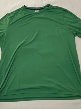Men's Solid Green Performance Tee